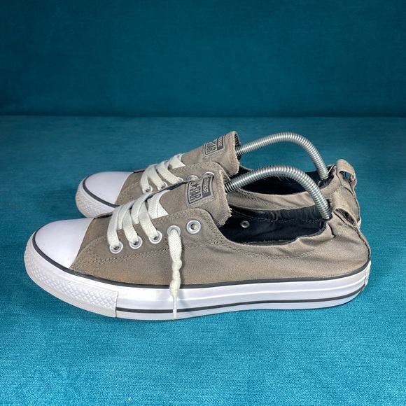 Converse Shoes - ❌SOLD❌Size 11 - Women’s Converse All Star shorelines